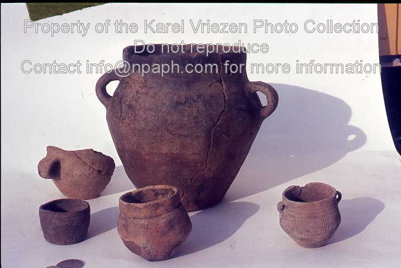 Pottery found at the excavation of a Late Bronze Age settlement and grave field in “Laag Spul” (Hilvarenbeek) (Sep-Oct 1969; ID: cVriezenpHil013; Source: slide; Repository: NPAPH; Creator: K. Vriezen)